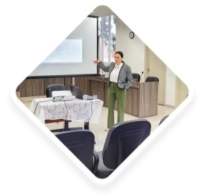 Consultora Legislativa Mônica Lopes