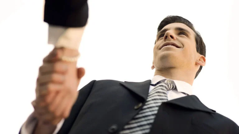 Os desafios do vereador reeleito: como manter a relevância do mandato